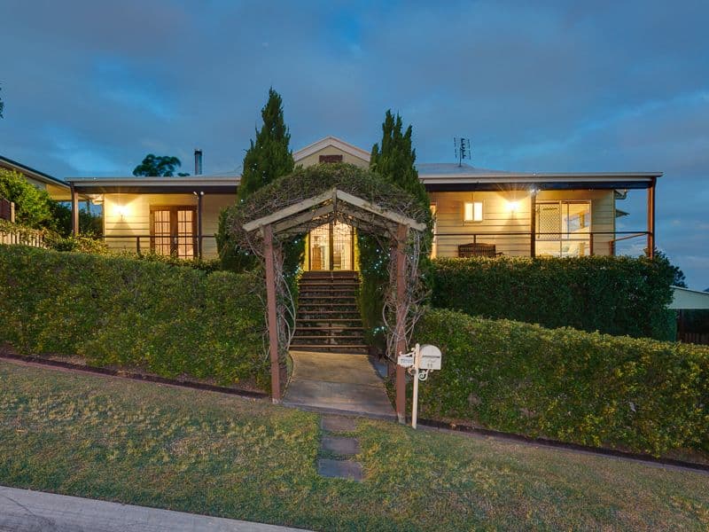 11 Pago Terrace, Pacific Pines QLD 4211, Pacific Pines - Thumbnail 2
