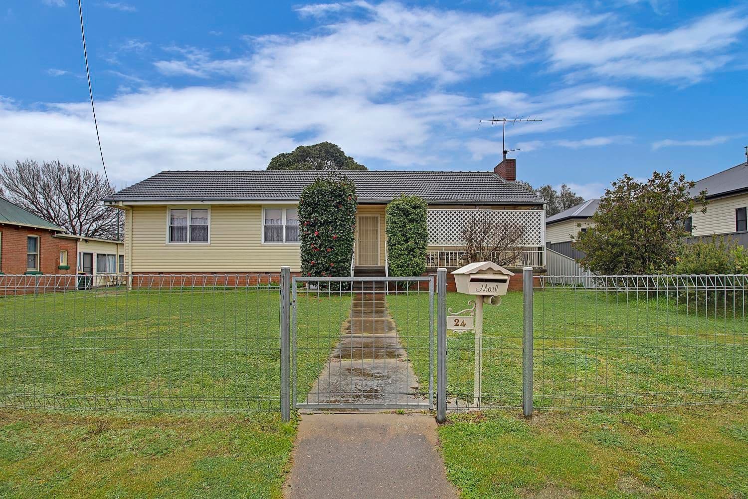 24 Mulwaree Street, GOULBURN NSW 2580, Goulburn - Image 1