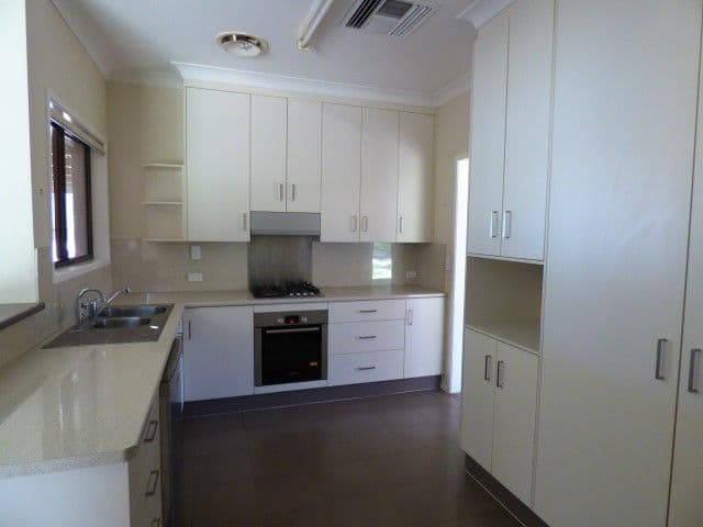 11 Roma Crescent, Roma QLD 4455, Roma - Thumbnail 2