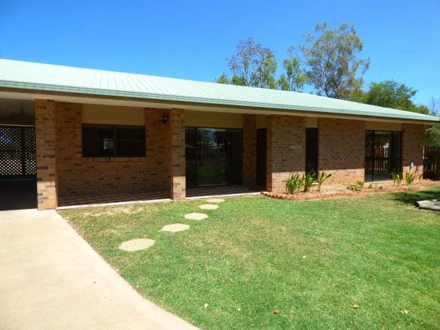 11 Roma Crescent, Roma QLD 4455, Roma - Thumbnail 4