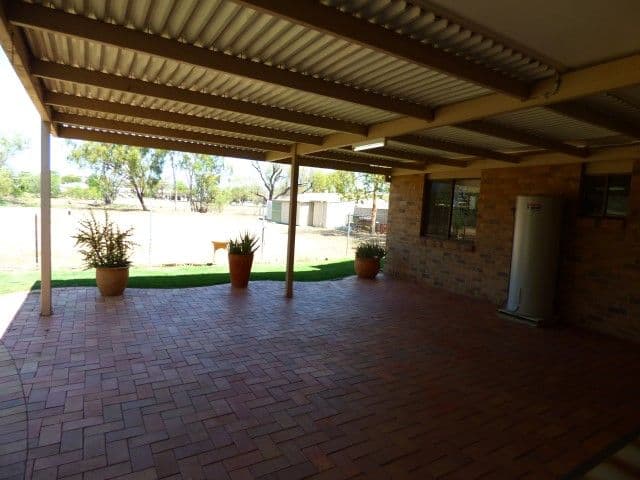 11 Roma Crescent, Roma QLD 4455, Roma - Thumbnail 7