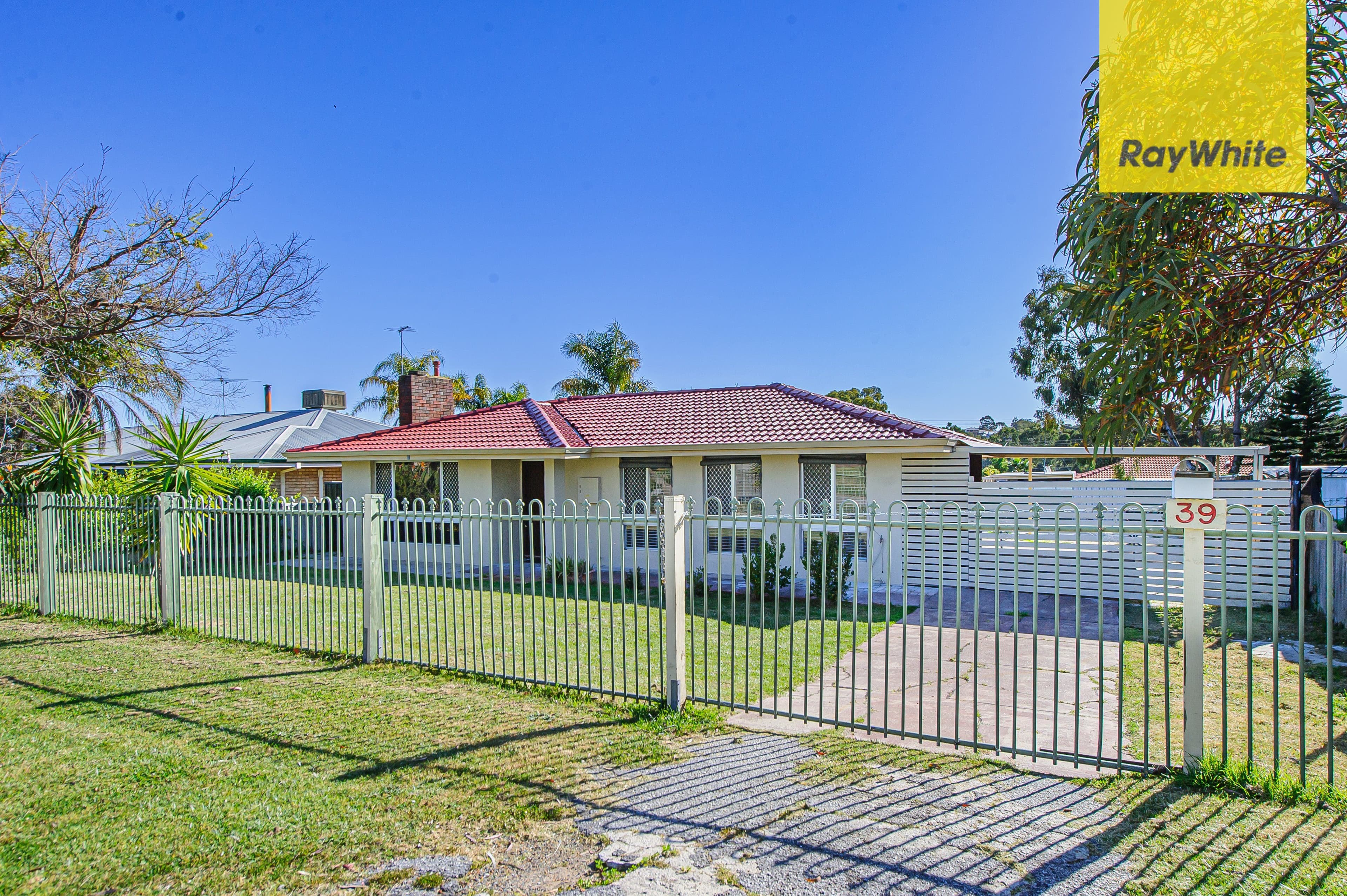 39 Redgum Avenue, Bellevue WA 6056, Bellevue - Thumbnail 2