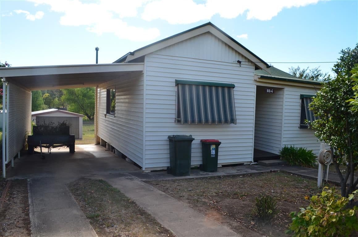 184 Capper Street, Tumut - Thumbnail 2