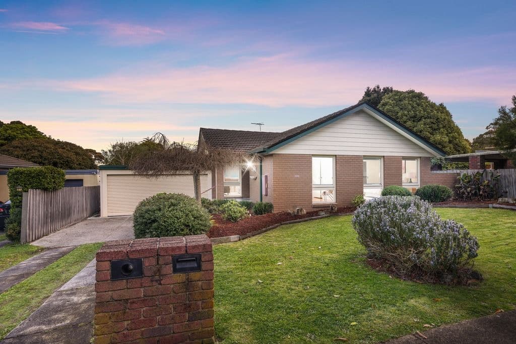 4 Chartwell Drive, Wantirna VIC 3152, Wantirna - Thumbnail 2