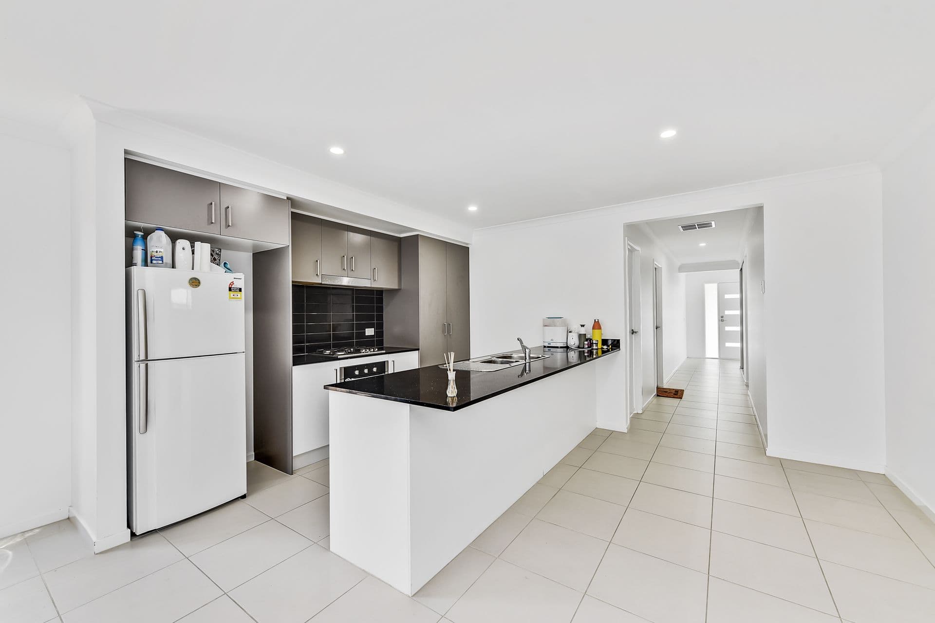 15 Merlot Way, Clyde North VIC 3978, Clyde North - Thumbnail 3