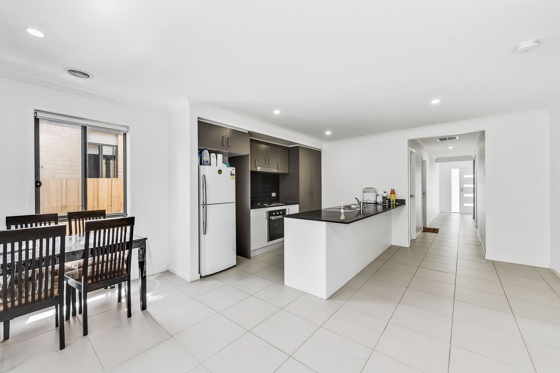 15 Merlot Way, Clyde North VIC 3978, Clyde North - Thumbnail 5
