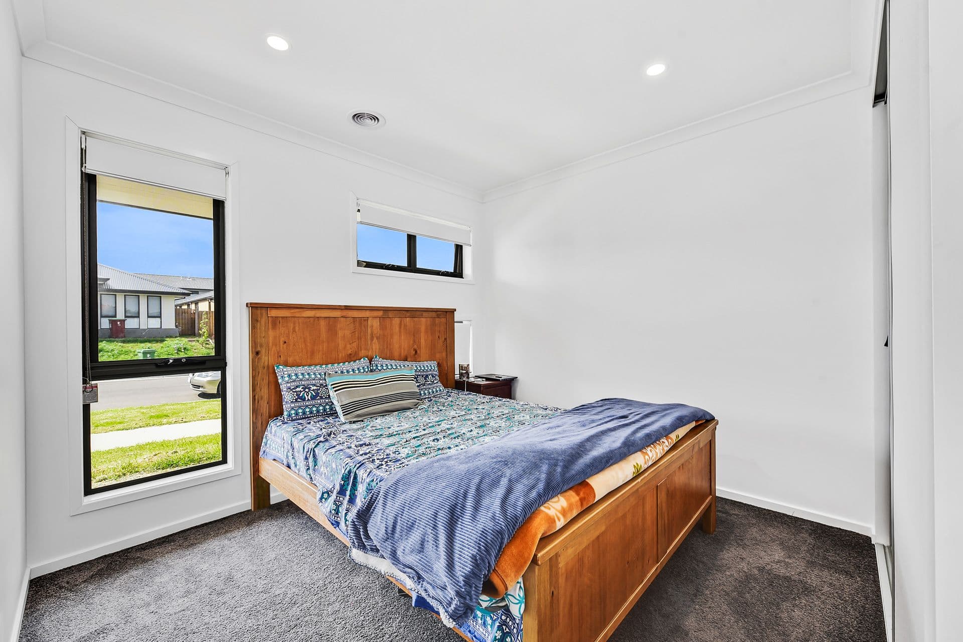 15 Merlot Way, Clyde North VIC 3978, Clyde North - Thumbnail 8