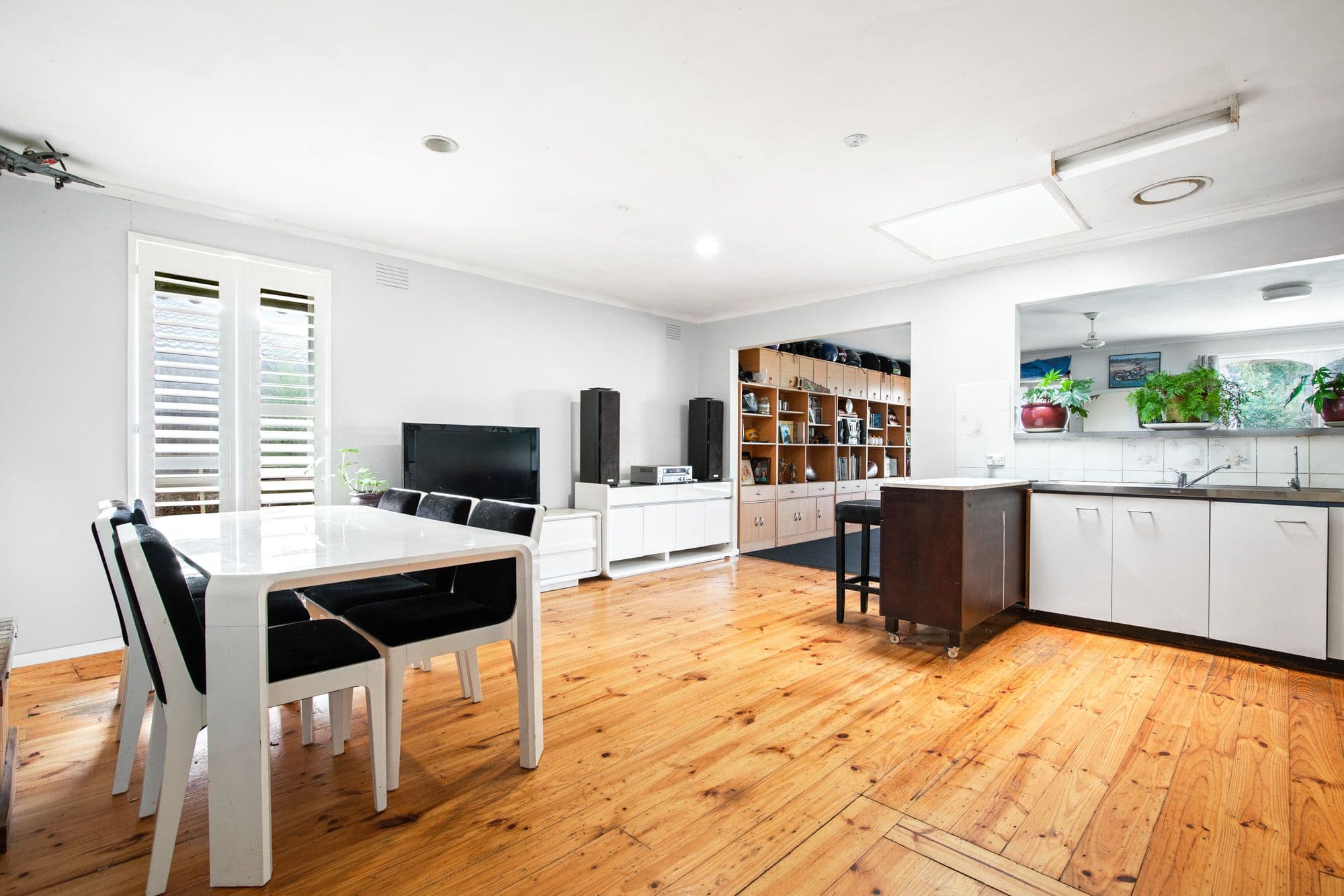 8 Iluka Drive, Werribee VIC 3030, Werribee - Thumbnail 3