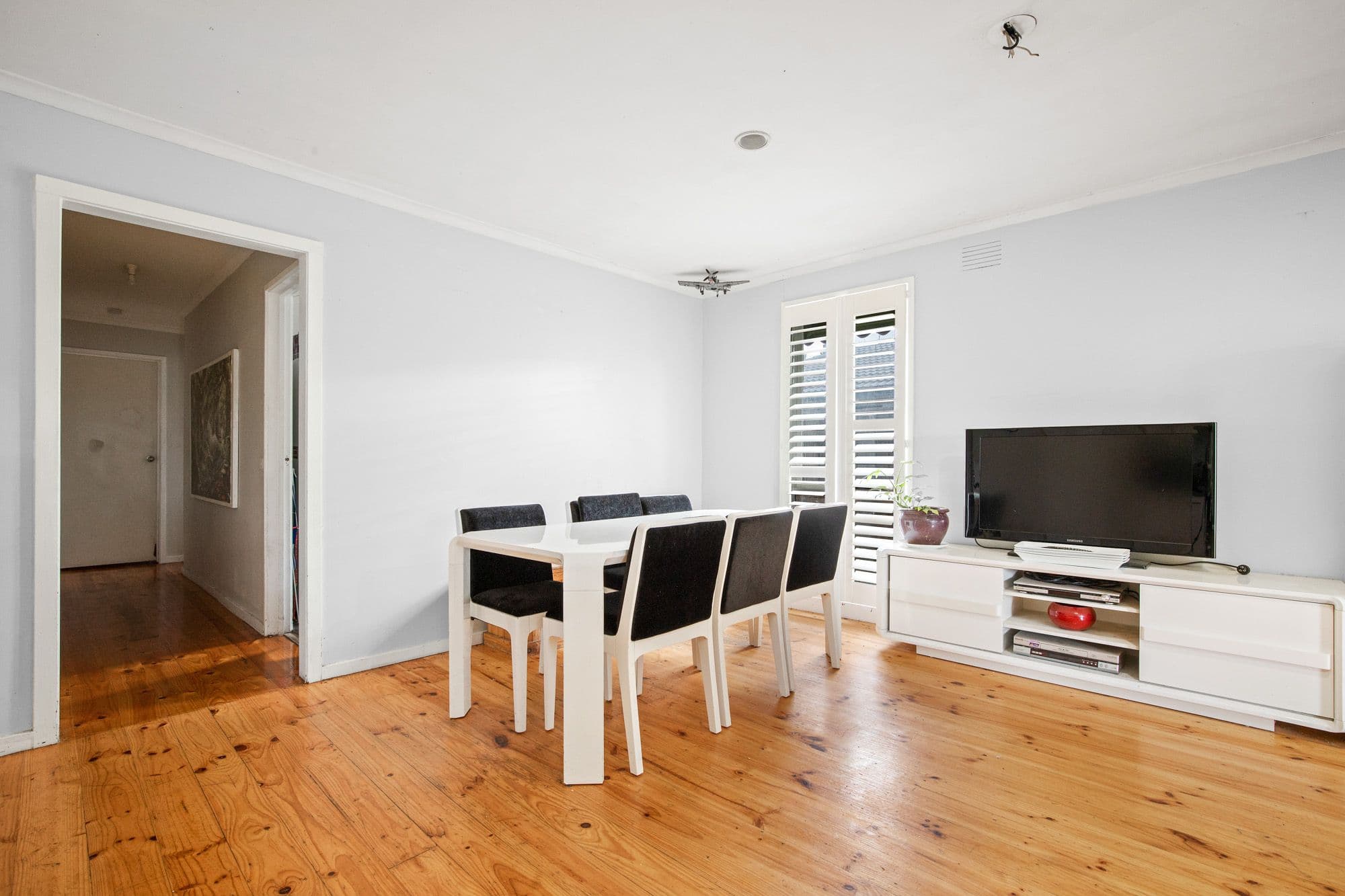 8 Iluka Drive, Werribee VIC 3030, Werribee - Thumbnail 5