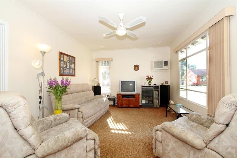 20 Brunei Crescent, HEIDELBERG WEST VIC 3081, Heidelberg West - Thumbnail 2