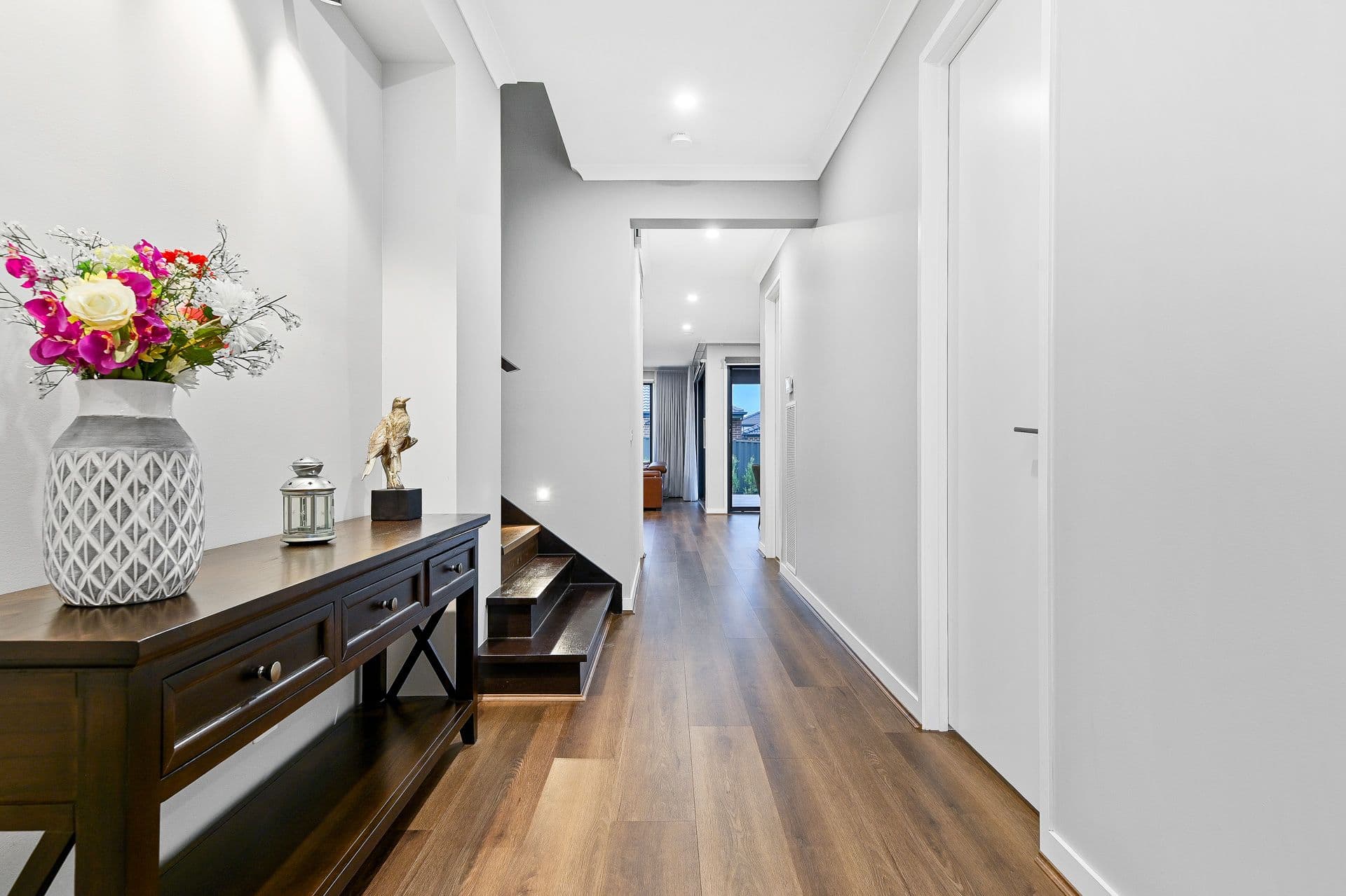 25 Excalibur Street, Berwick VIC 3806, Berwick - Thumbnail 2