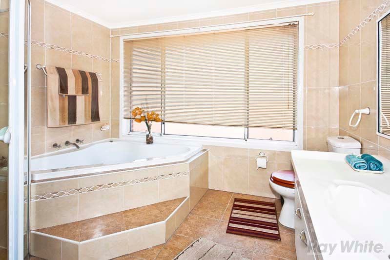 18  Kingfisher Avenue, HINCHINBROOK NSW 2168, Hinchinbrook - Thumbnail 4