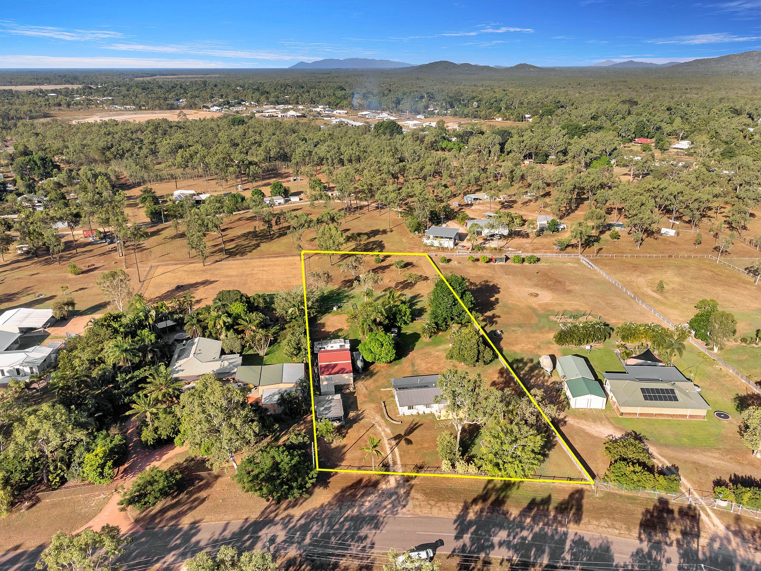 22 Endeavour Road, Bluewater Park QLD 4818, Bluewater Park - Thumbnail 2