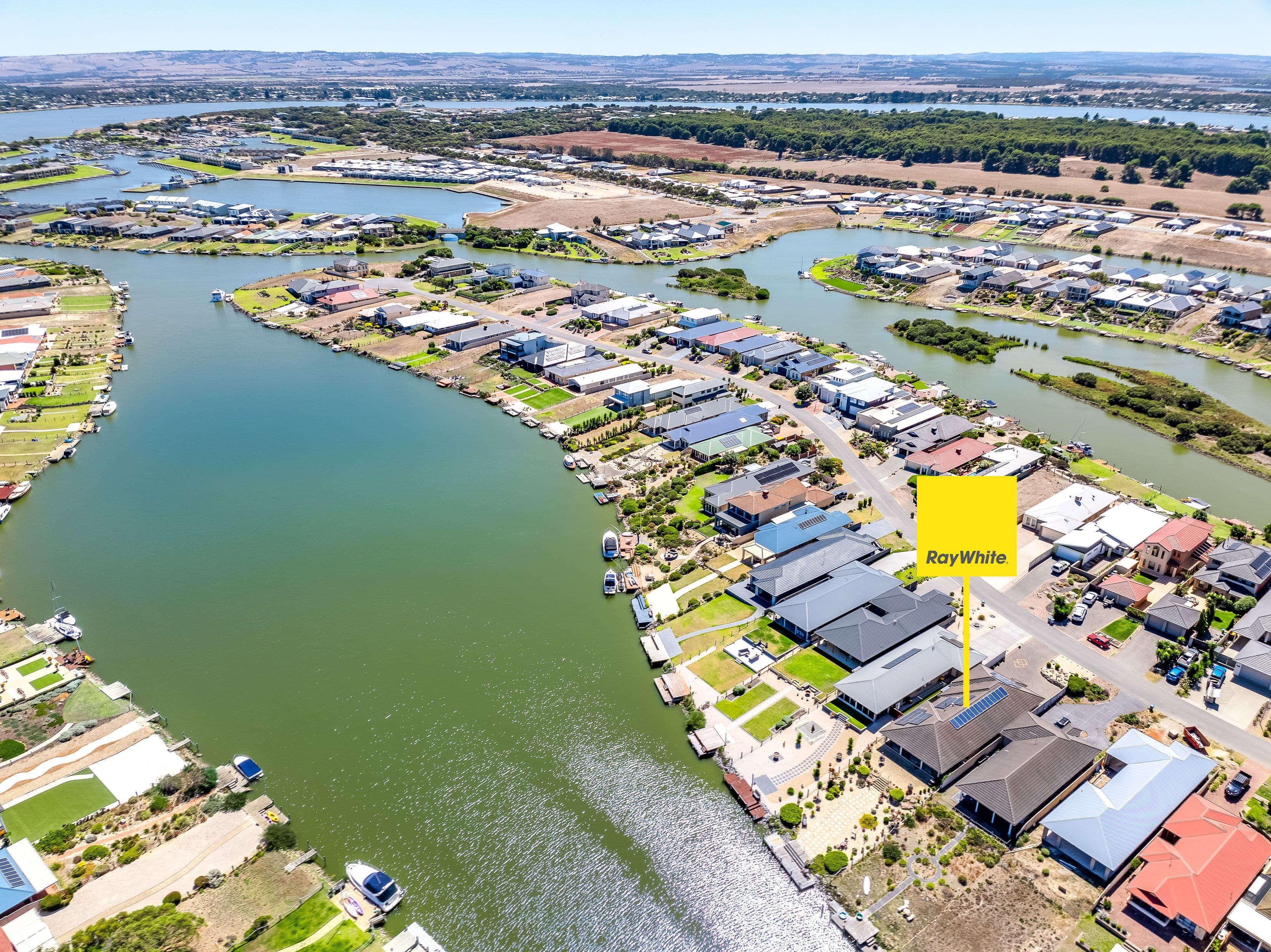 41 Britannia Parade, Hindmarsh Island SA 5214, Hindmarsh Island - Thumbnail 2