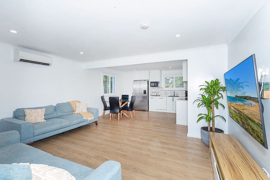 17 The Ridgeway, Bolton Point NSW 2283, Bolton Point - Thumbnail 2