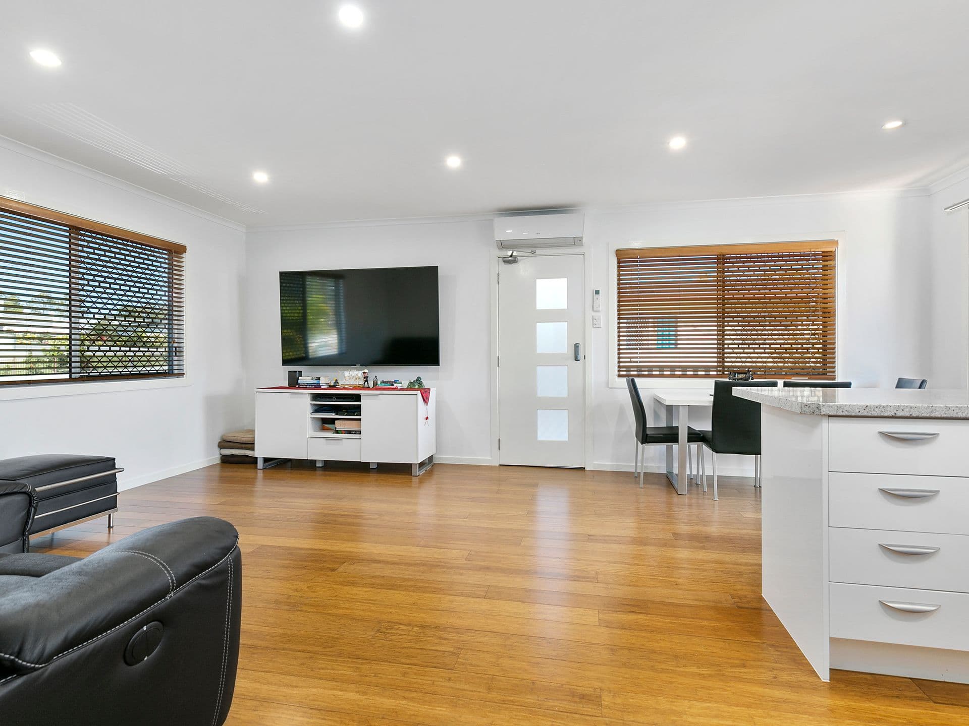 193 Redbank Plains Road, Bellbird Park QLD 4300, Bellbird Park - Thumbnail 2