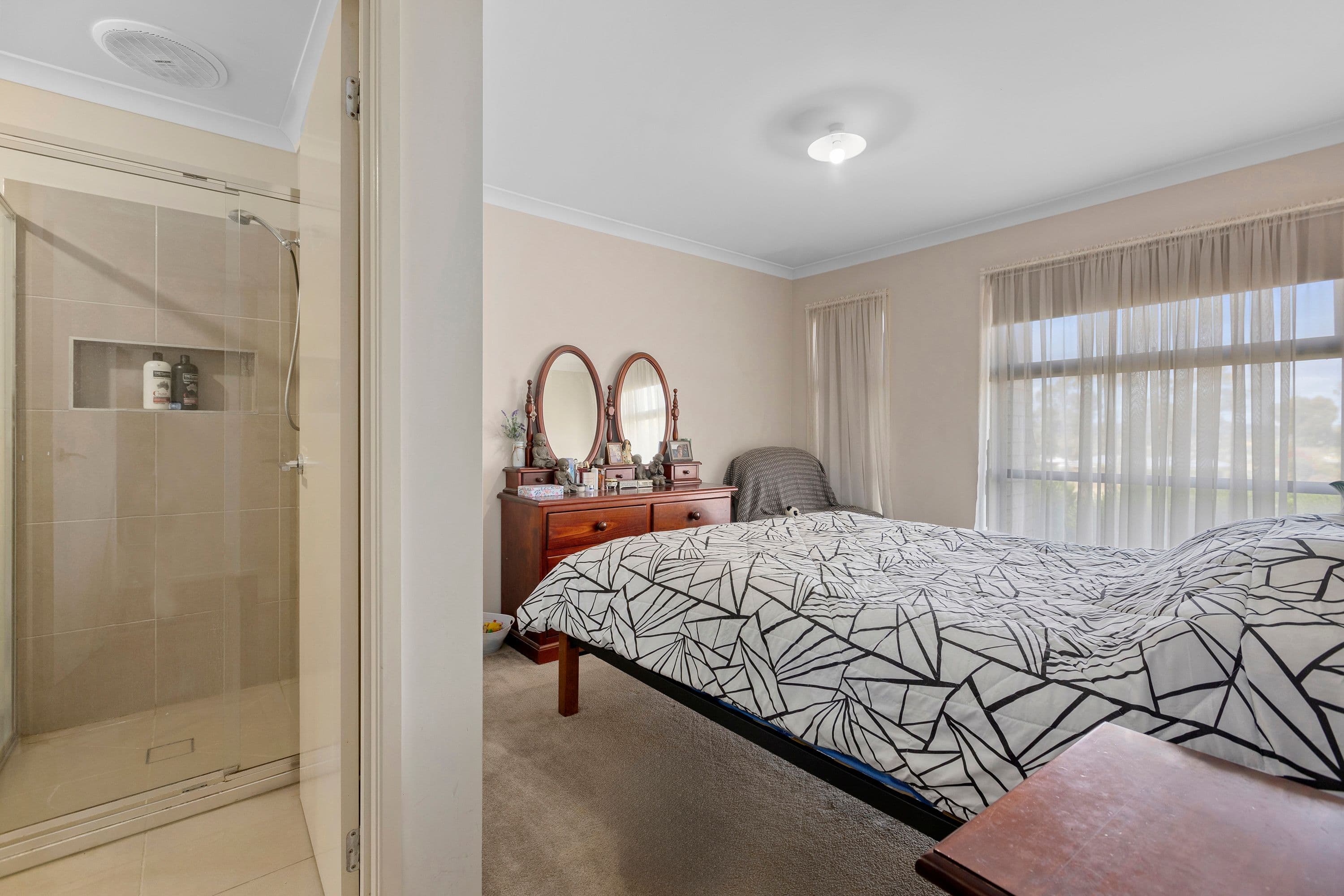 11 Highview Terrace, Kangaroo Flat VIC 3555, Kangaroo Flat - Thumbnail 2