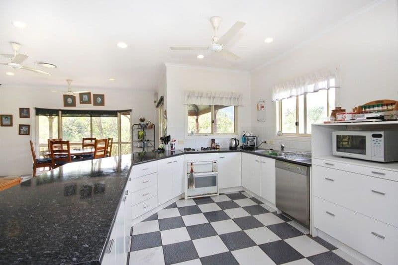 22 Hersden Court, BONOGIN QLD 4213, Bonogin - Thumbnail 7