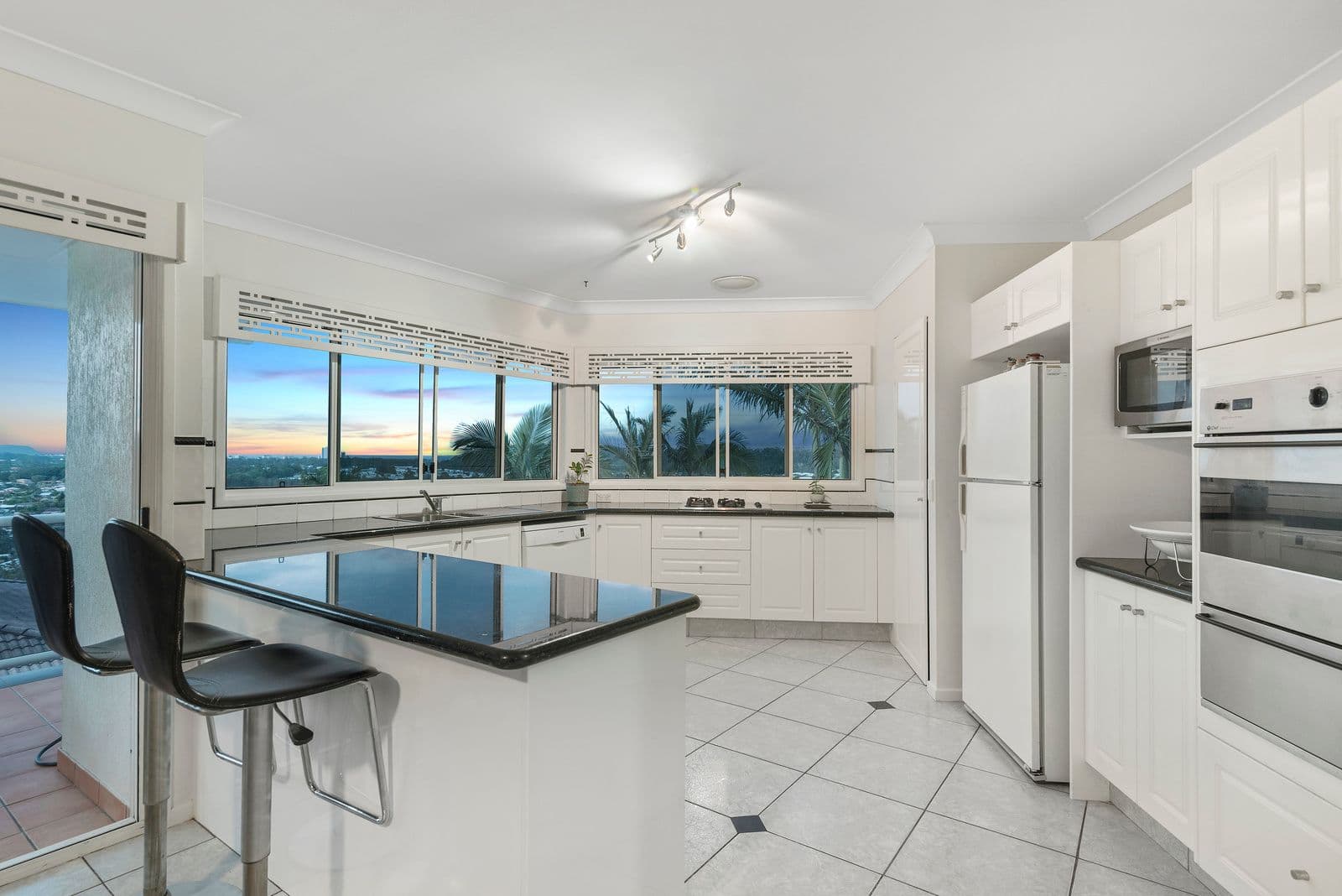 23 Robinson Place, Currumbin Waters QLD 4223, Currumbin Waters - Thumbnail 6