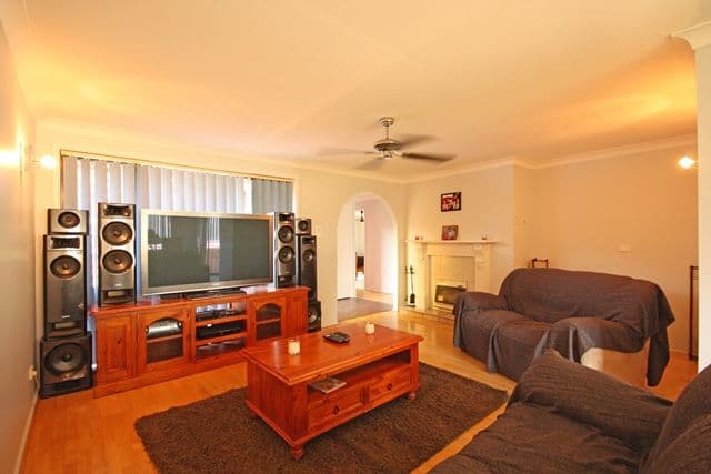 4 Opel Place, INGLEBURN NSW 2565, Ingleburn - Thumbnail 2