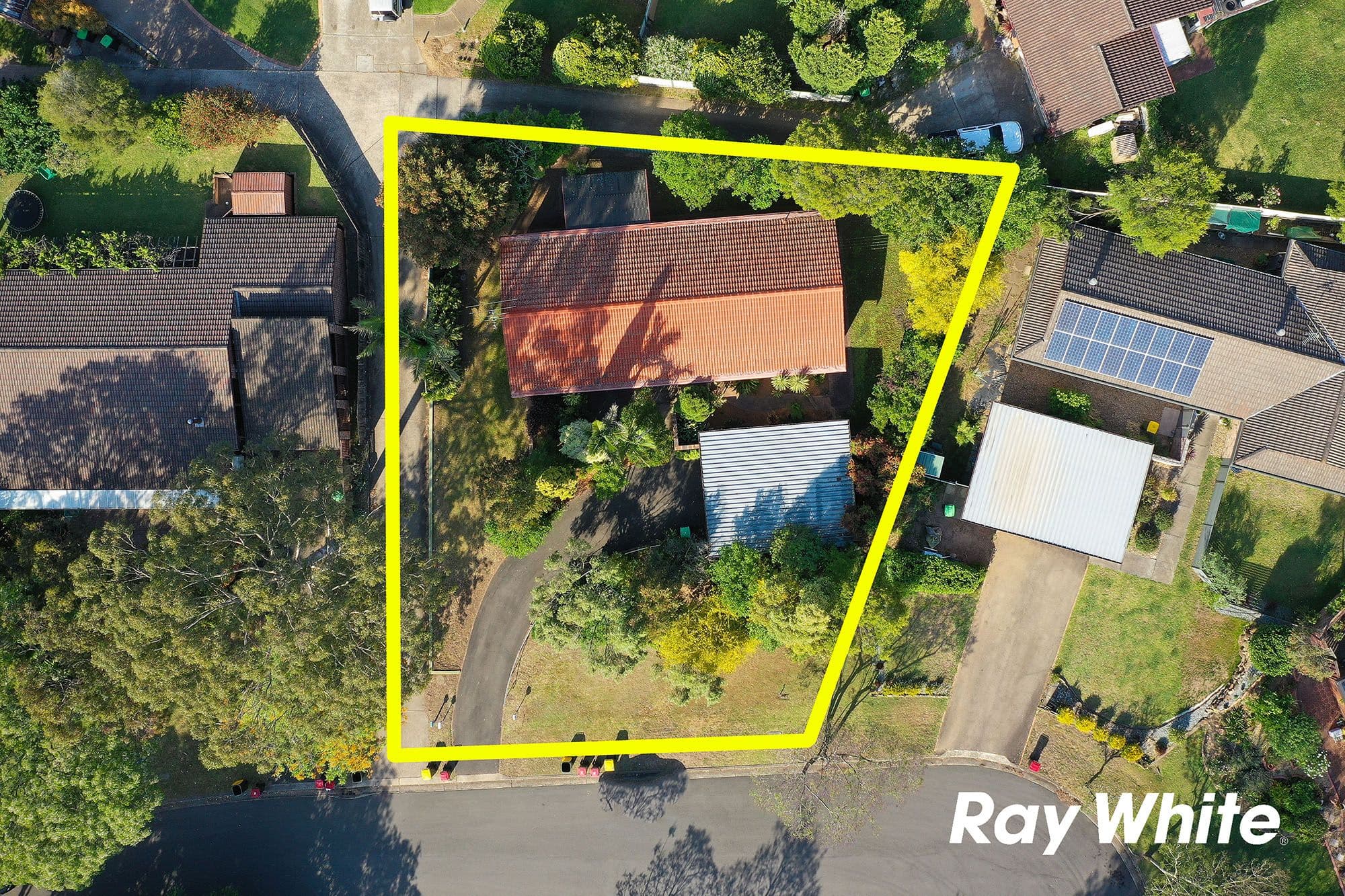12 Washington Place, Castle Hill - Image 1