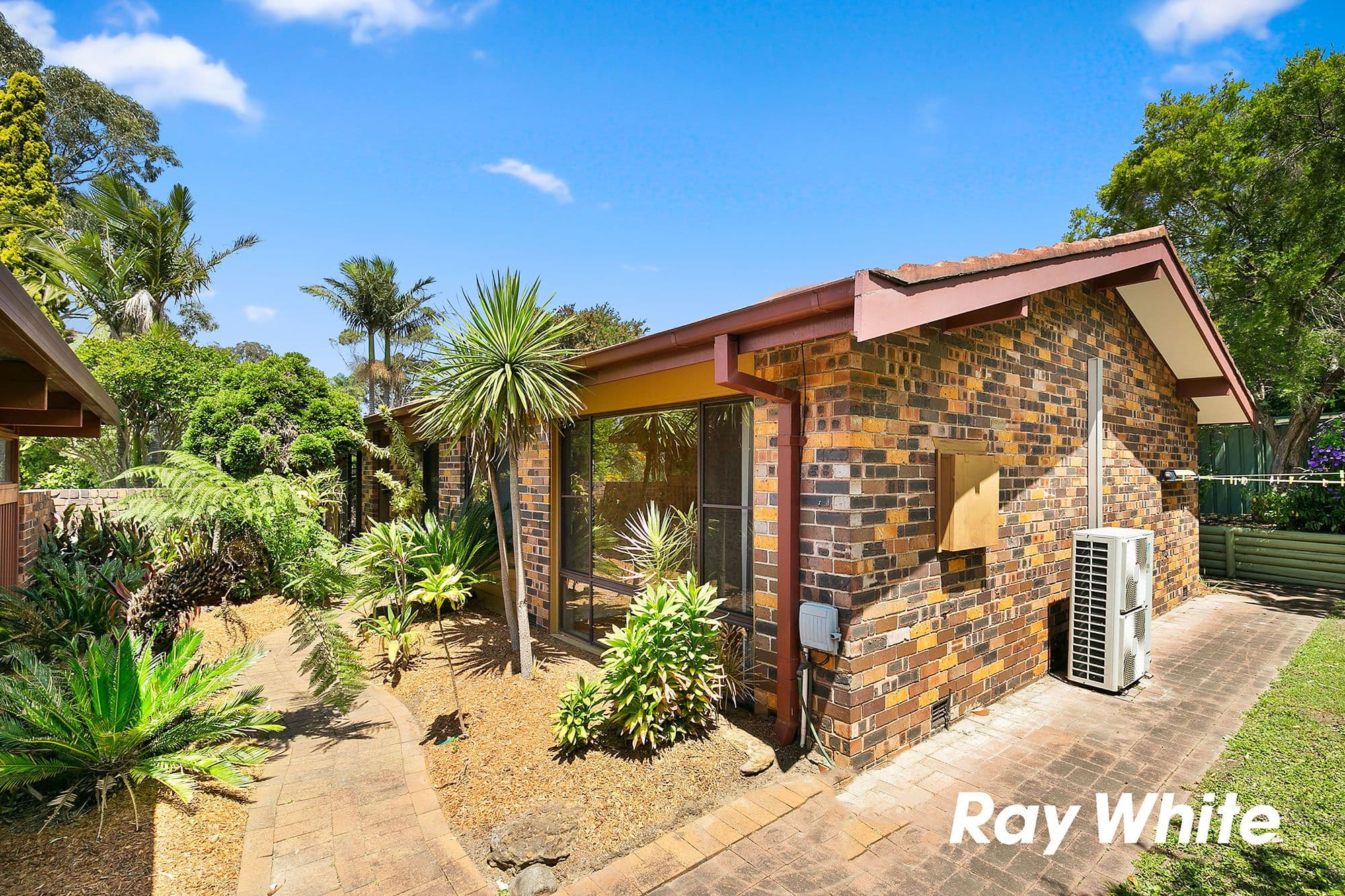 12 Washington Place, Castle Hill - Thumbnail 2