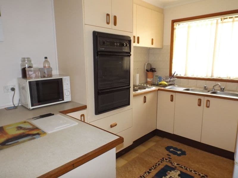 4 Joseph Street, Batehaven - Thumbnail 4