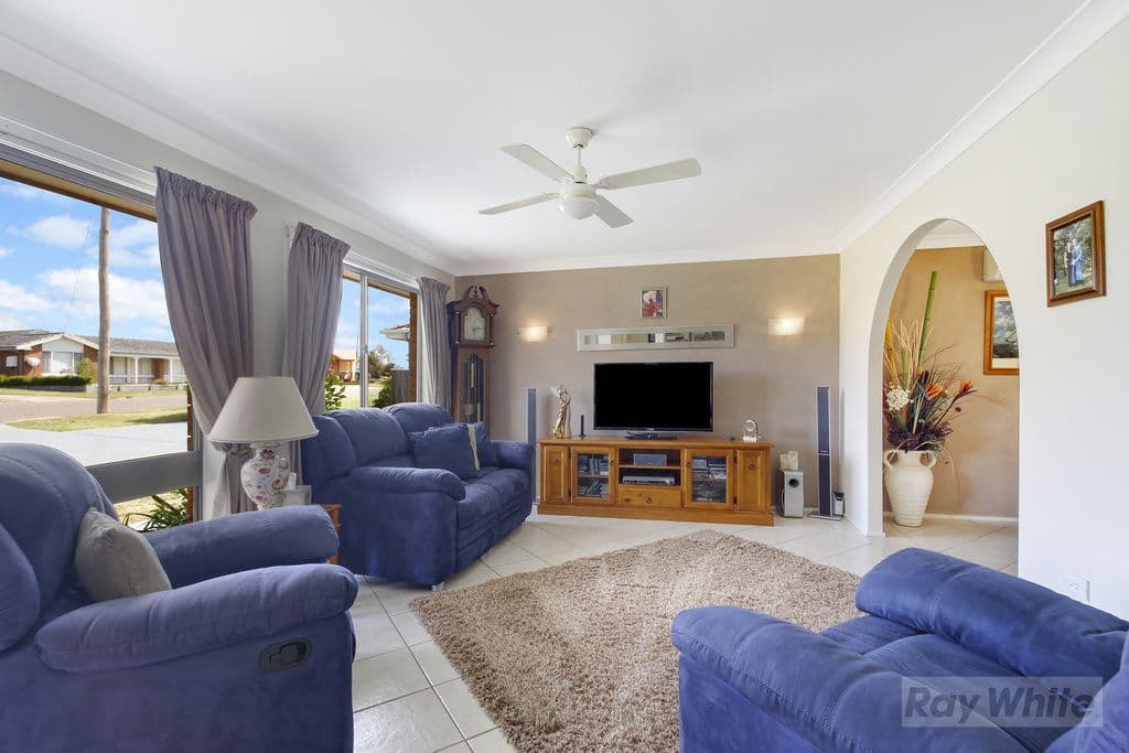 9 Downshire Close, Wantirna South VIC 3152, Wantirna South - Thumbnail 2