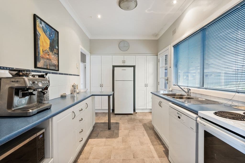 12 Morandoo Avenue, Mount Keira - Thumbnail 2