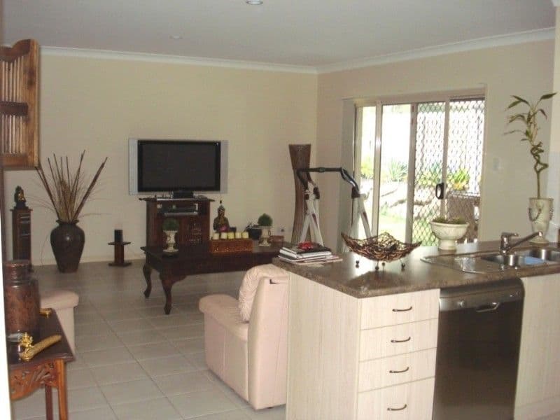 8 Donington Drive, OXENFORD QLD 4210, Oxenford - Thumbnail 3