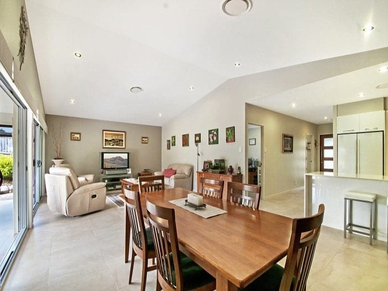 6 Pebble Court, Peregian Springs - Thumbnail 3