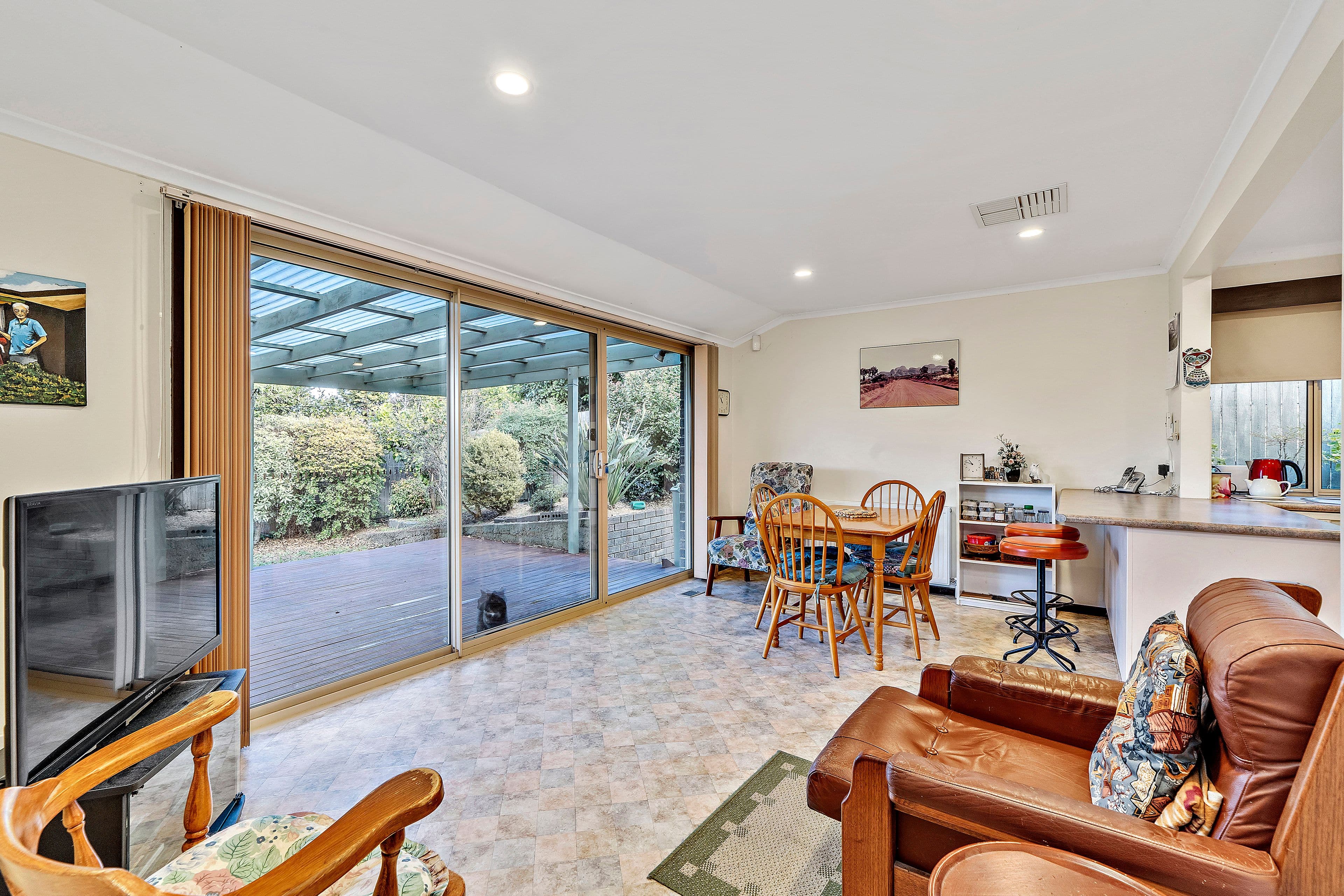 6 Saville Close, Melba ACT 2615, Melba - Thumbnail 4