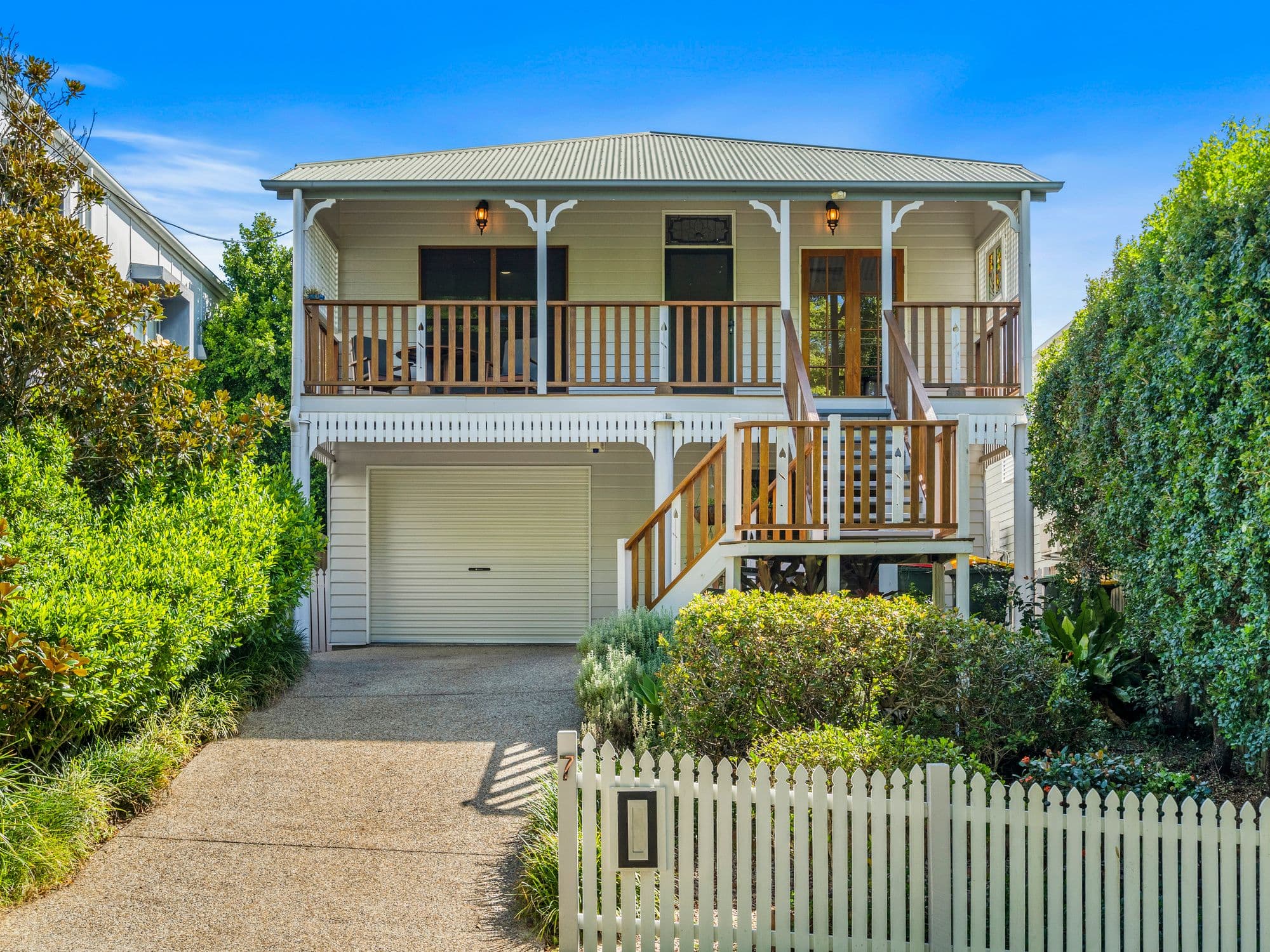 7 Esmonde Place, Coorparoo QLD 4151, Coorparoo - Image 1
