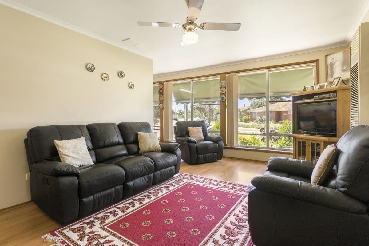 37 Richmond Crescent, Werribee VIC 3030, Werribee - Thumbnail 5