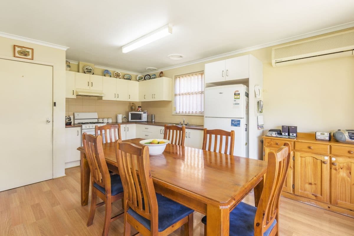 37 Richmond Crescent, Werribee VIC 3030, Werribee - Thumbnail 6