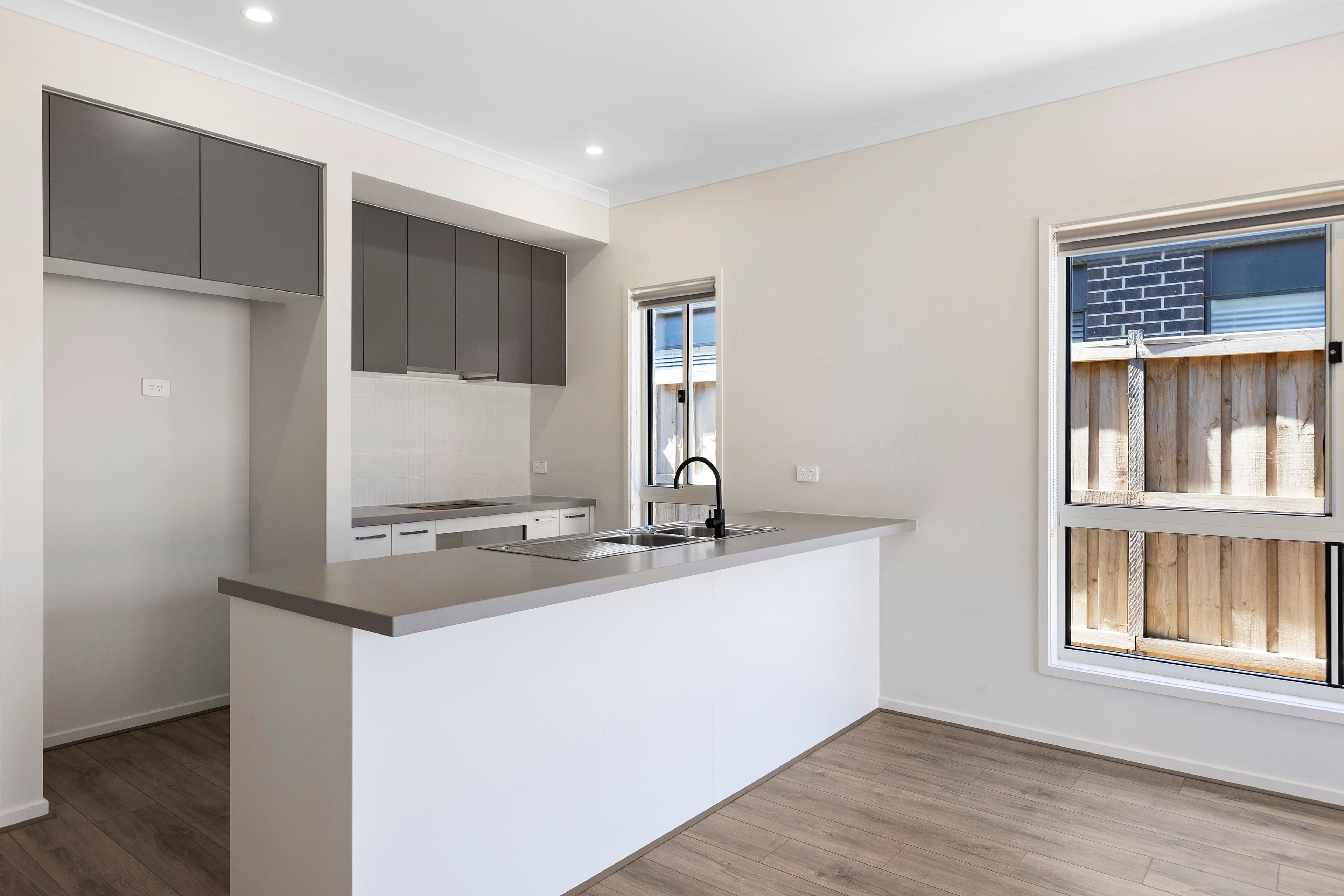 24 Senkaki Street, Sunbury VIC 3429, Sunbury - Thumbnail 4