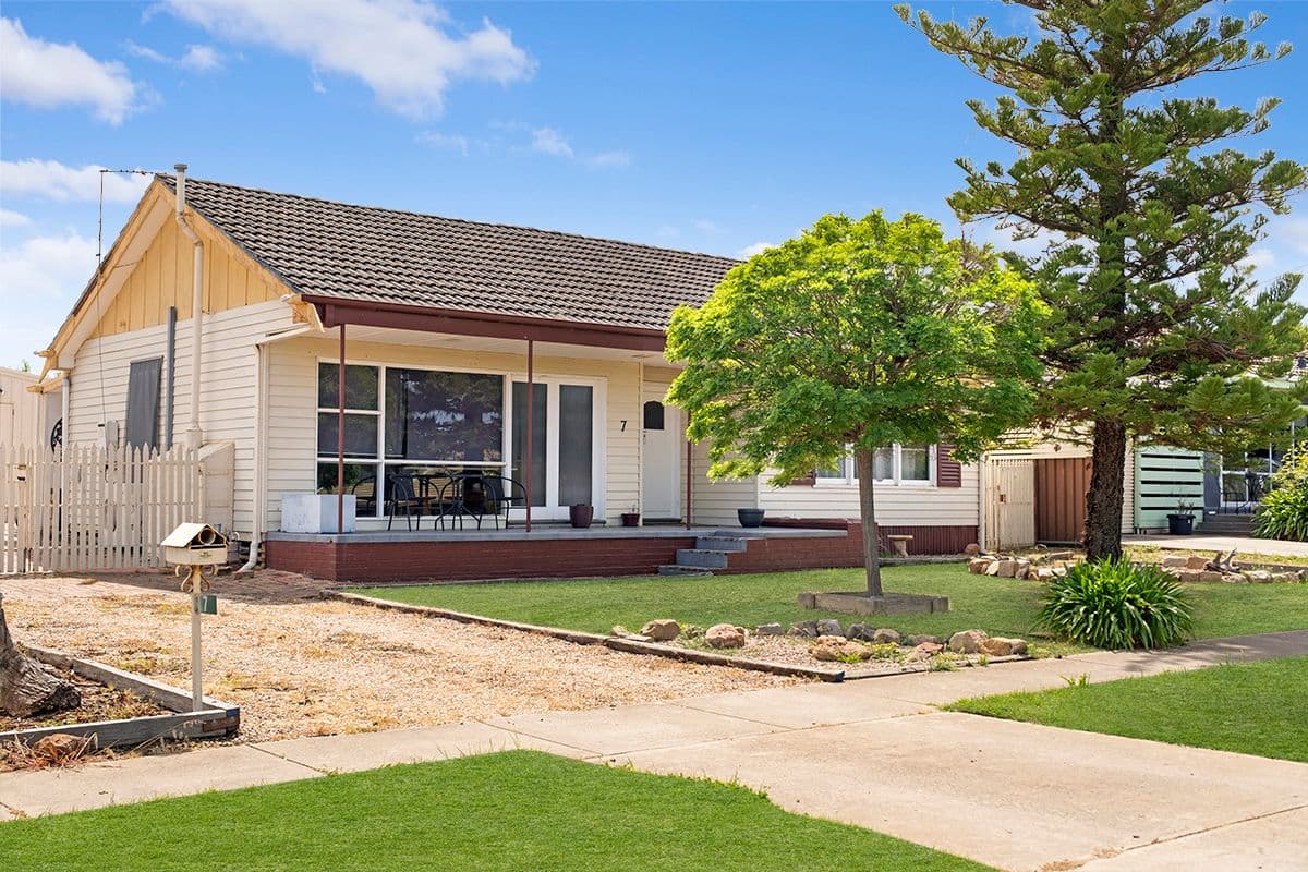 7 Jones Street, Stawell VIC 3380, Stawell - Image 1