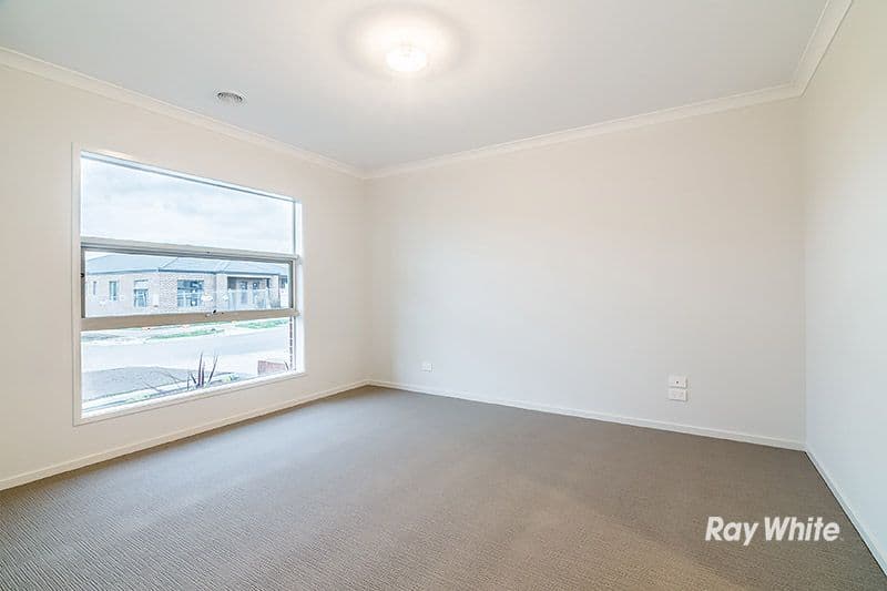 20 Almondbank Road, CRANBOURNE EAST VIC 3977, Cranbourne East - Thumbnail 2