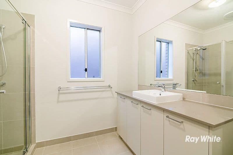 20 Almondbank Road, CRANBOURNE EAST VIC 3977, Cranbourne East - Thumbnail 3