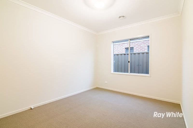 20 Almondbank Road, CRANBOURNE EAST VIC 3977, Cranbourne East - Thumbnail 5