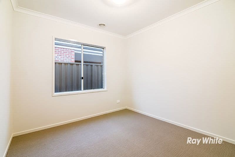 20 Almondbank Road, CRANBOURNE EAST VIC 3977, Cranbourne East - Thumbnail 8