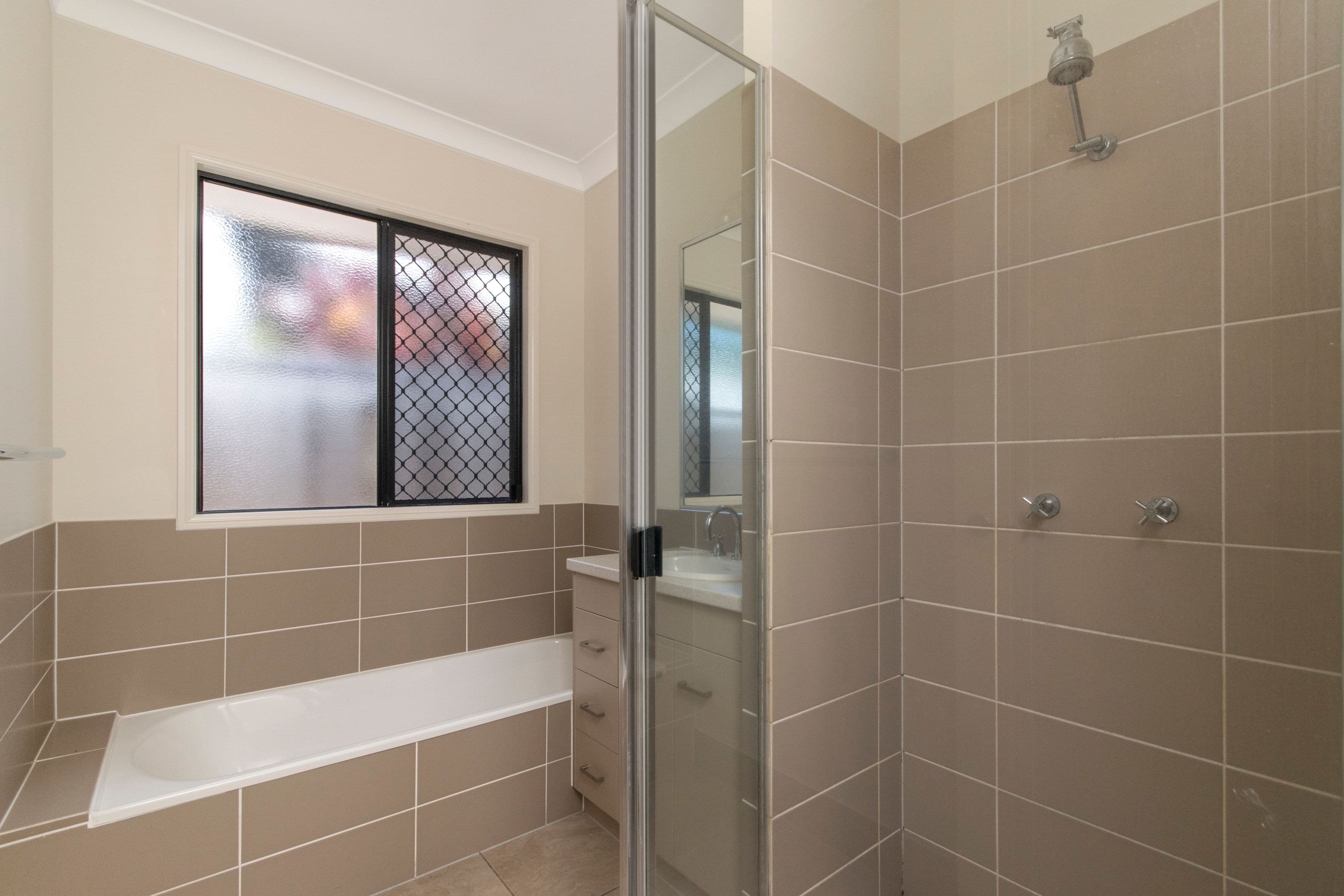 4 Taffles Street, Redlynch QLD 4870, Redlynch - Thumbnail 7