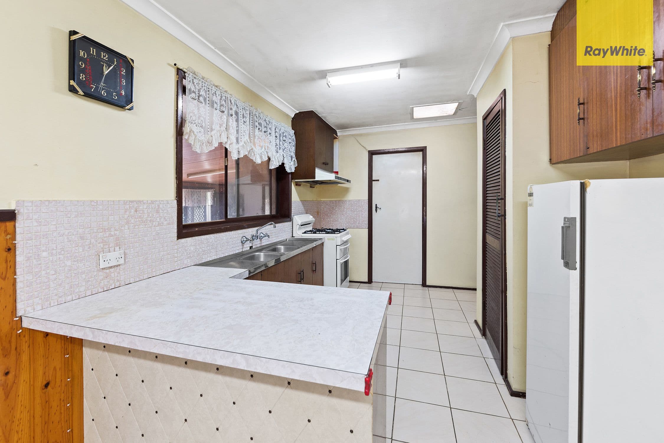 70 Mulhall Drive, St Albans VIC 3021, St Albans - Thumbnail 5