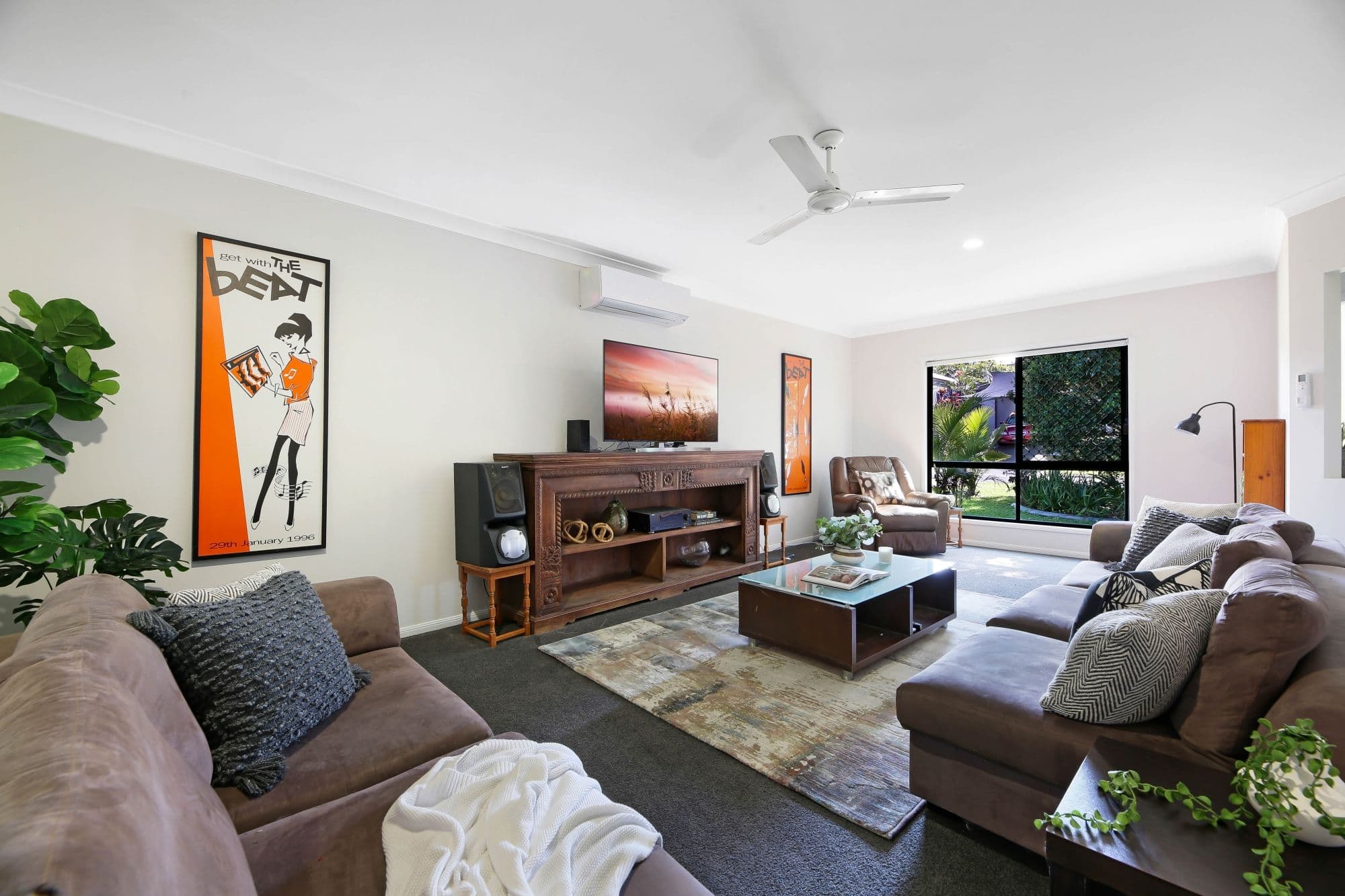 8 Schneid Street, Mudgeeraba QLD 4213, Mudgeeraba - Thumbnail 2