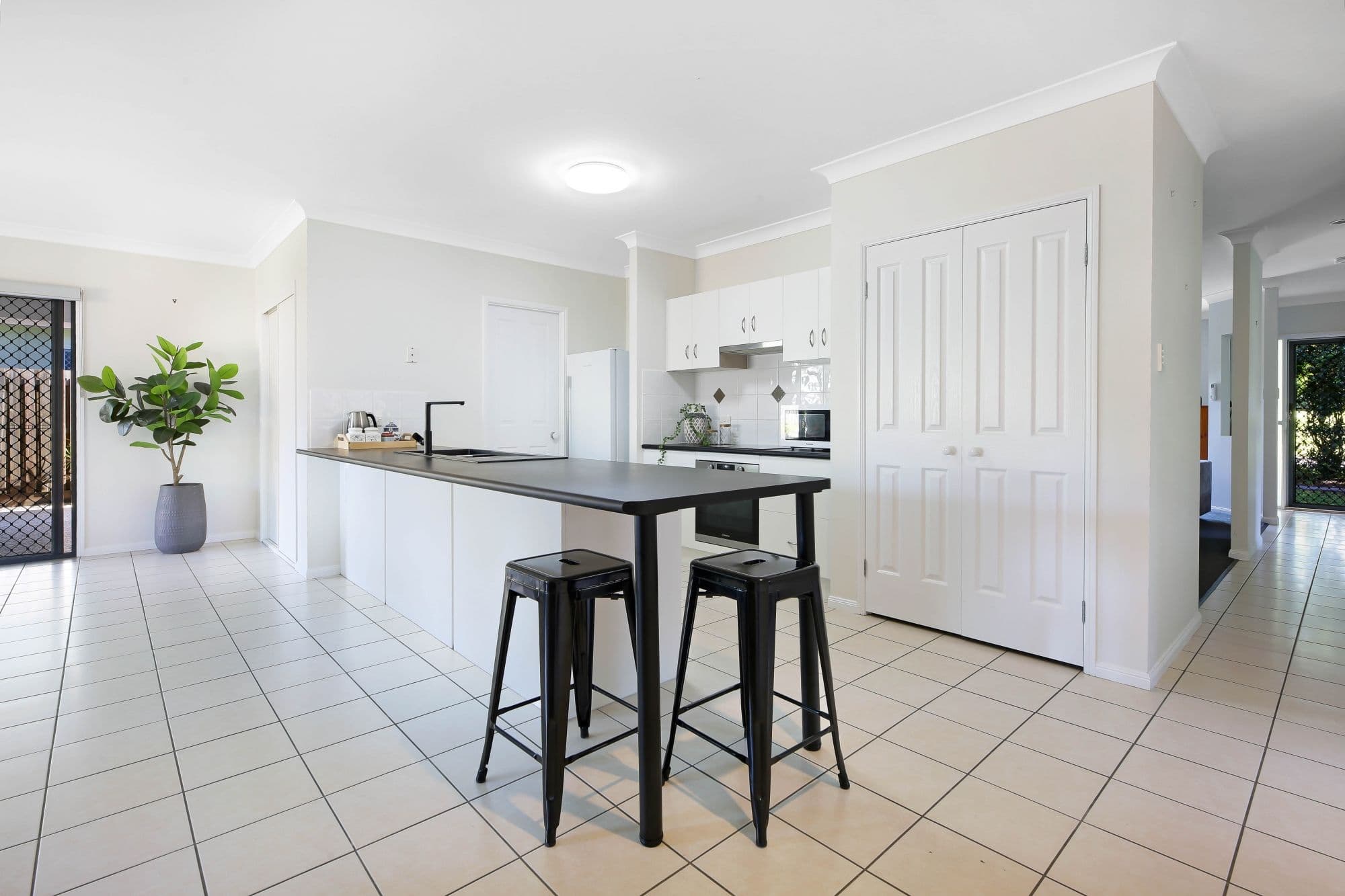 8 Schneid Street, Mudgeeraba QLD 4213, Mudgeeraba - Thumbnail 3