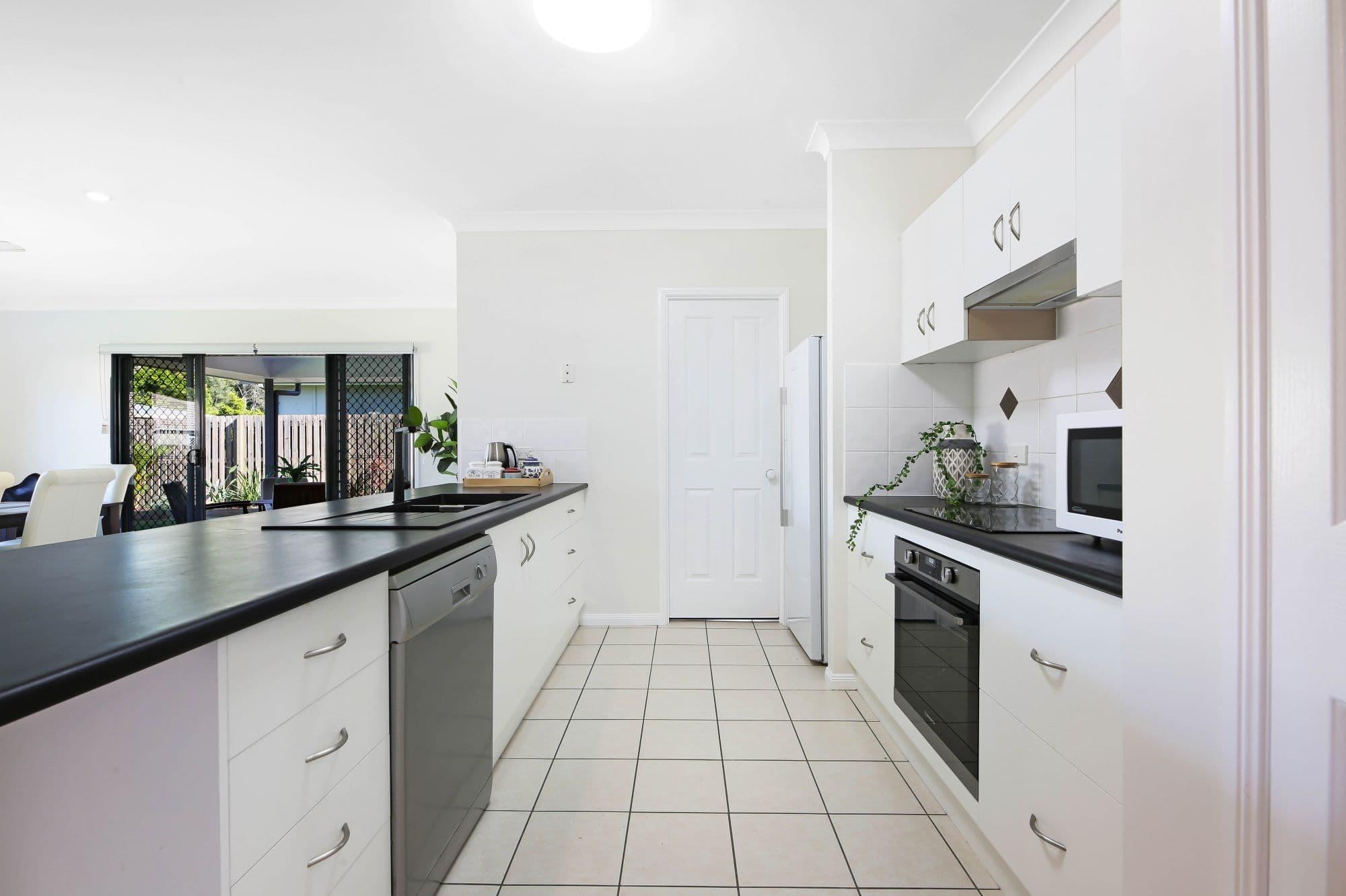 8 Schneid Street, Mudgeeraba QLD 4213, Mudgeeraba - Thumbnail 4