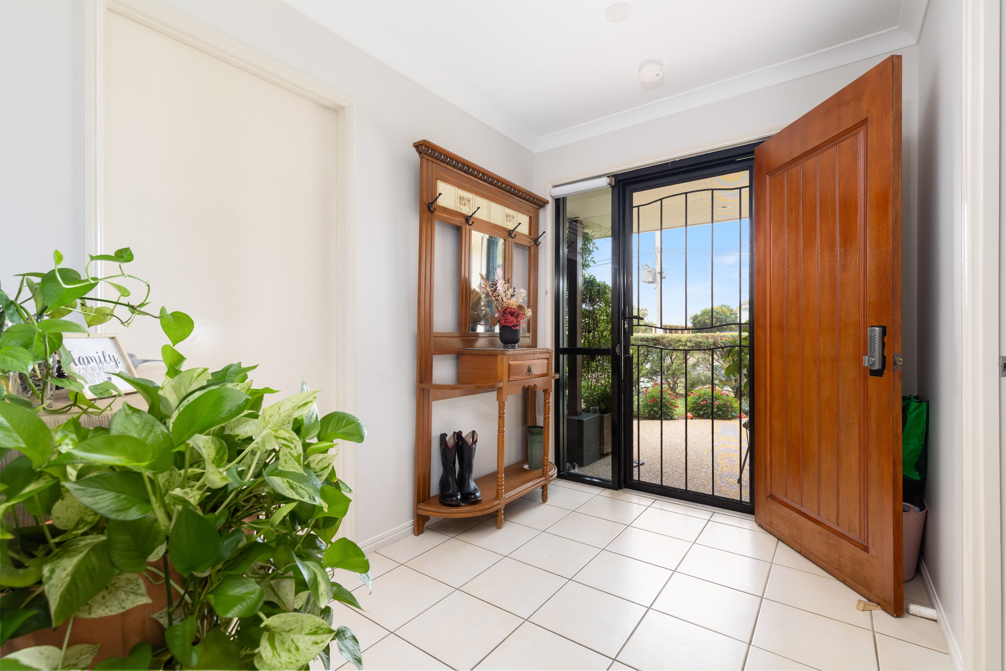 234 Borilla Street, Emerald QLD 4720, Emerald - Thumbnail 3