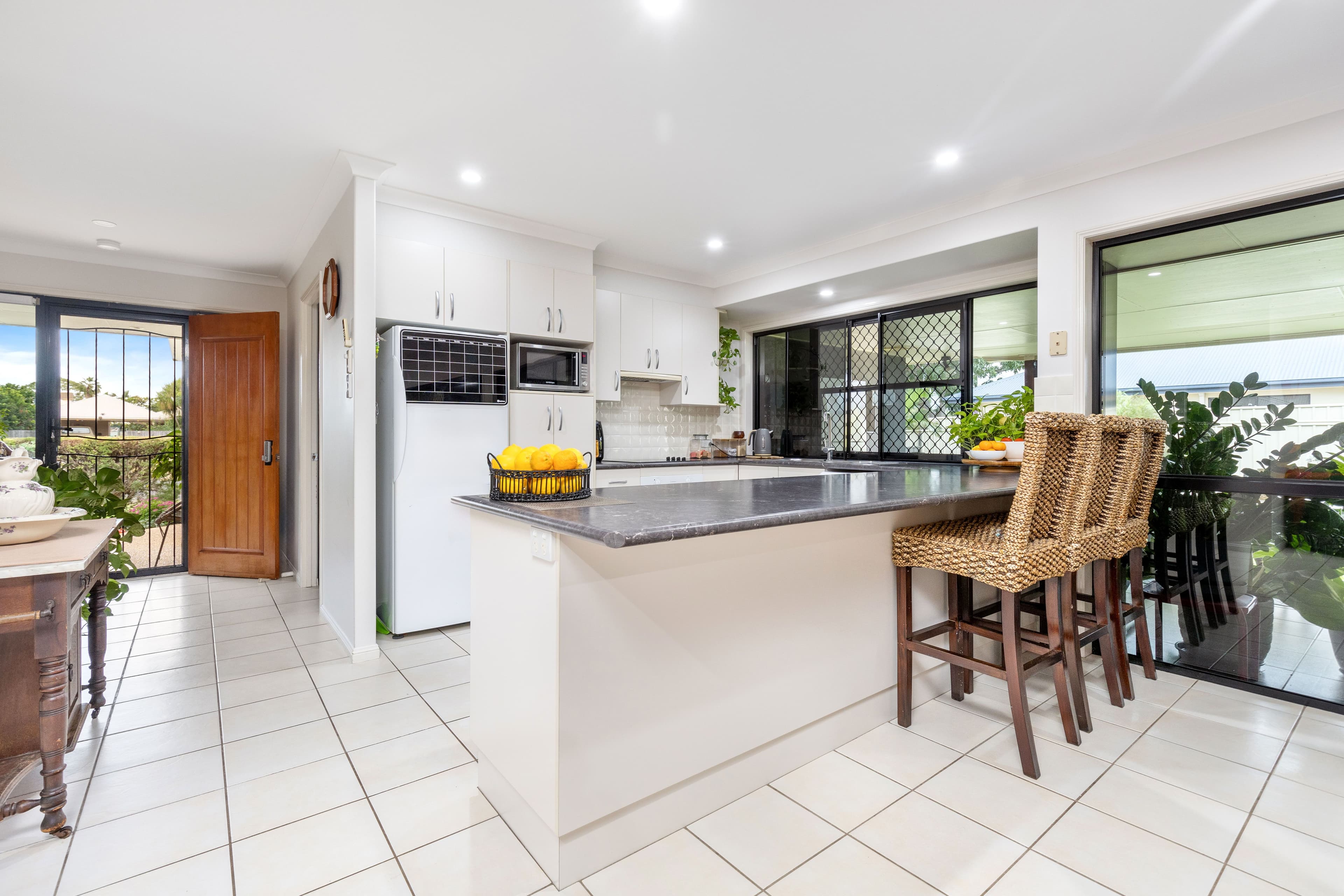 234 Borilla Street, Emerald QLD 4720, Emerald - Thumbnail 4