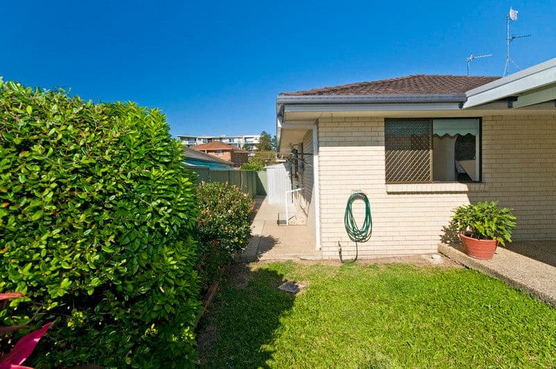 7 Snowgum Court, BURLEIGH WATERS QLD 4220, Burleigh Waters - Thumbnail 5