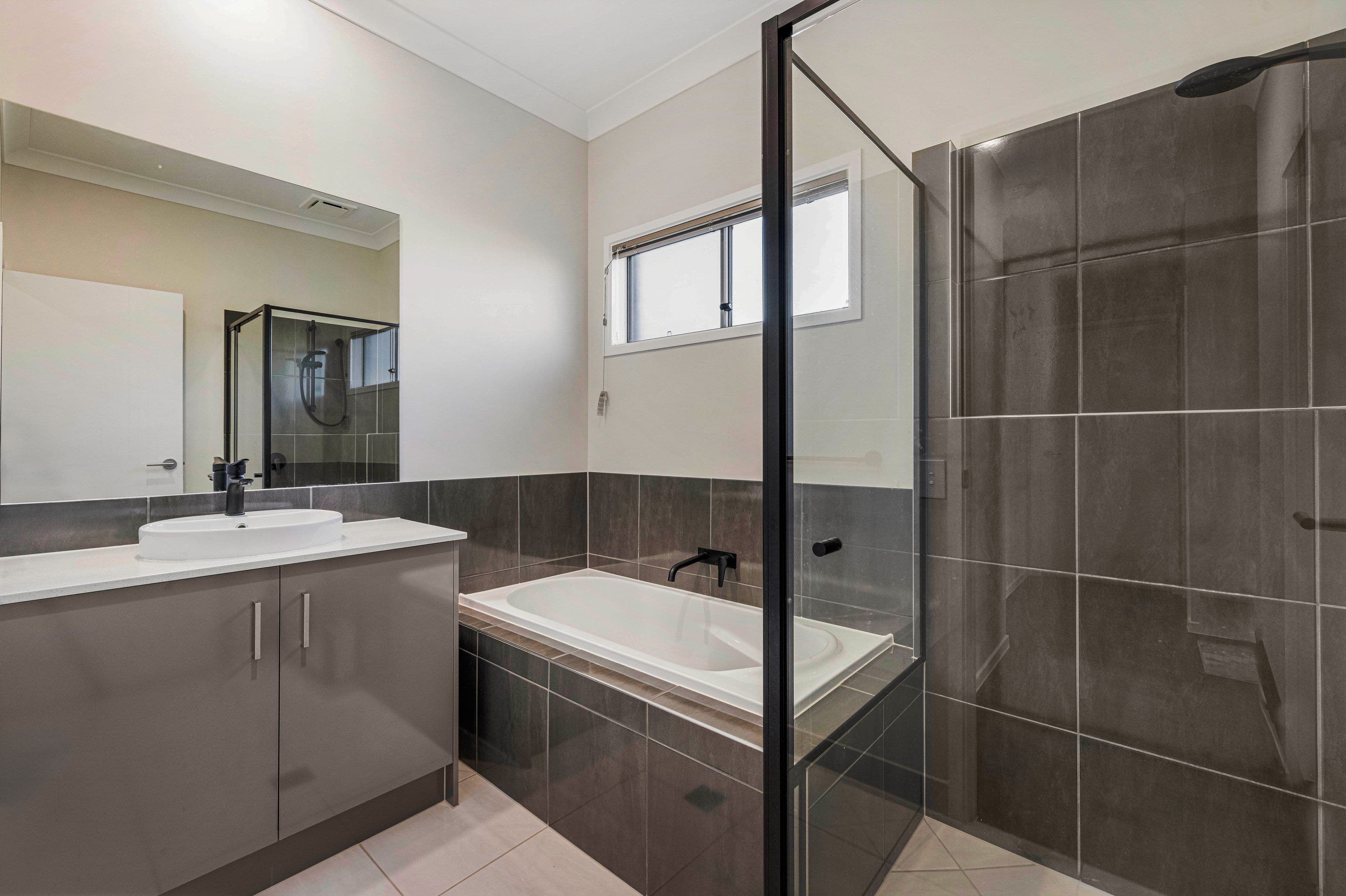 38 Ngungun Crescent, Glass House Mountains QLD 4518, Glass House Mountains - Thumbnail 7